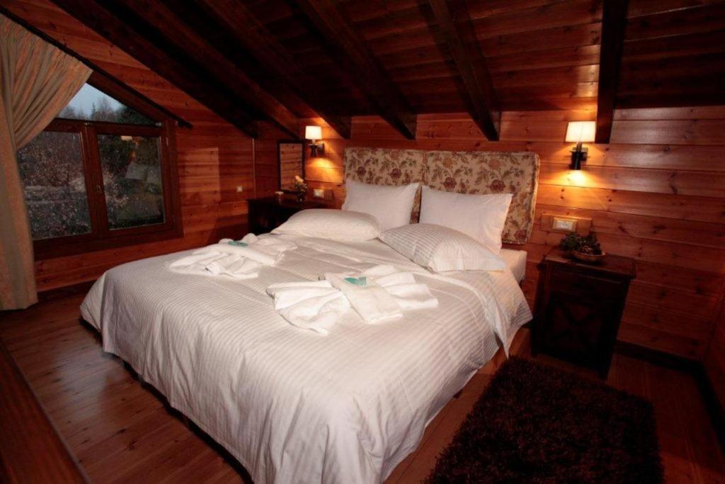 Efharis Filoxenon Apartment Feneos Phòng bức ảnh