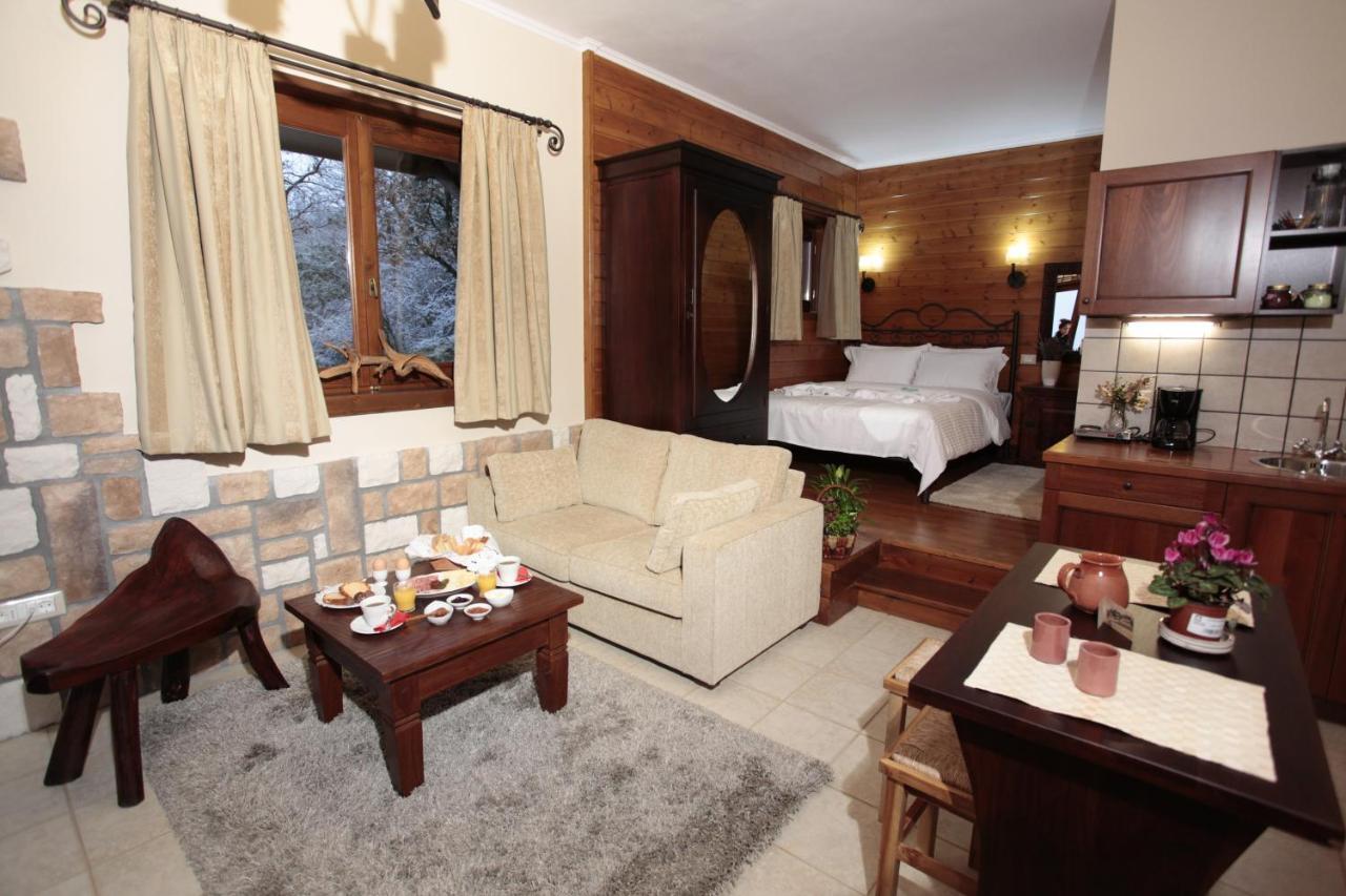 Efharis Filoxenon Apartment Feneos Phòng bức ảnh